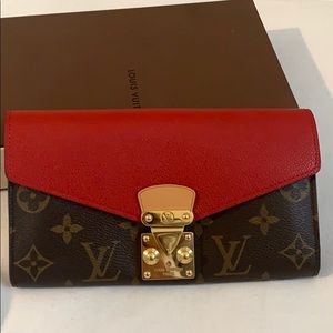 Authenticated Louis Vuitton Women’s Pallas Wallet